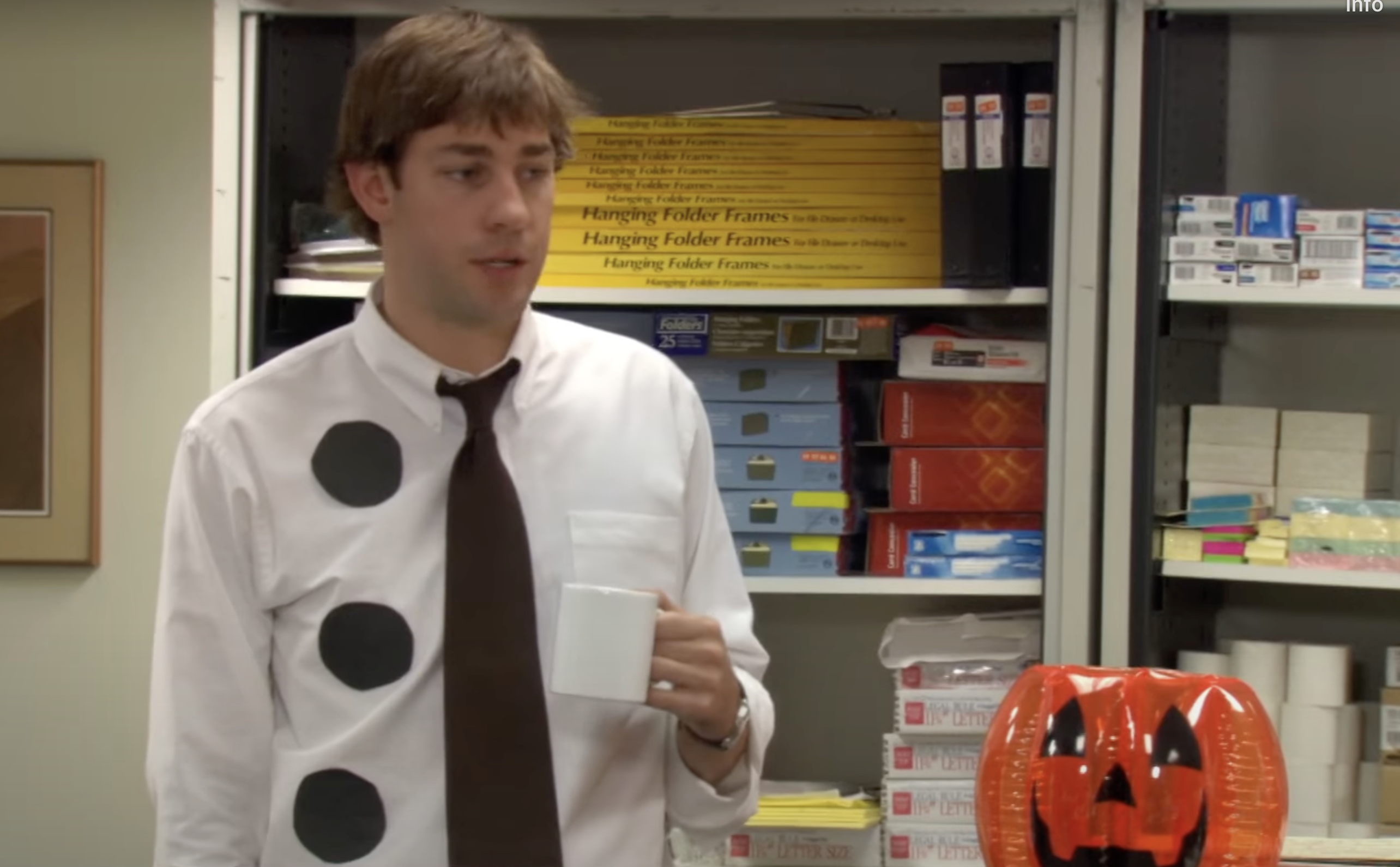 30 Incredibly Lazy Last-Minute Halloween Costume Ideas